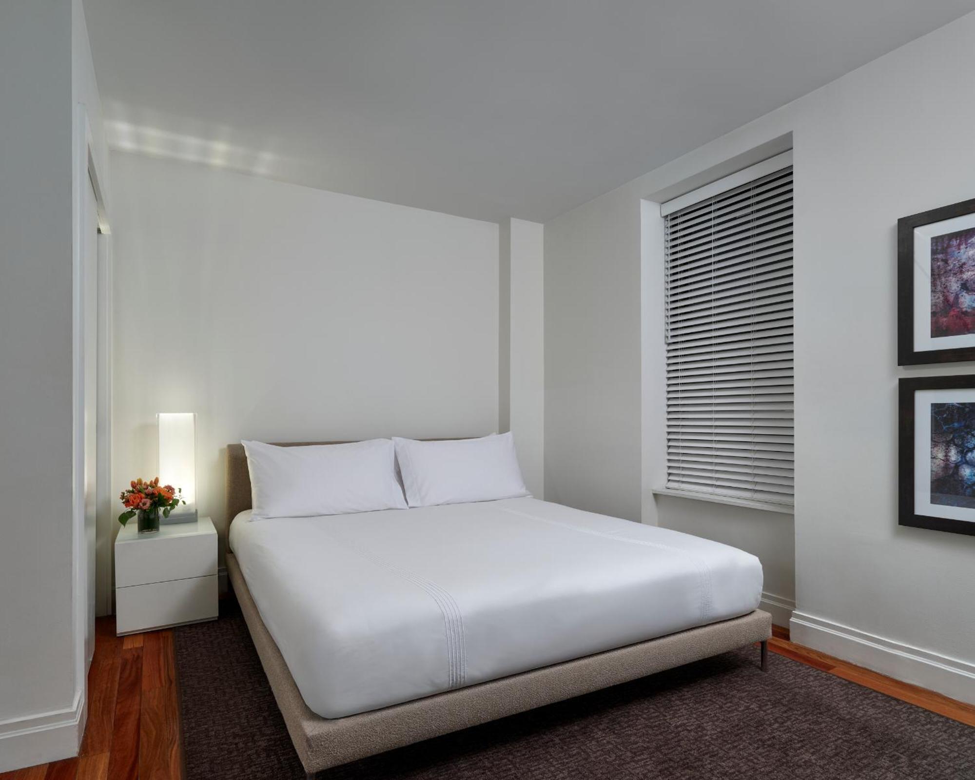Aka Times Square Apartahotel 4*