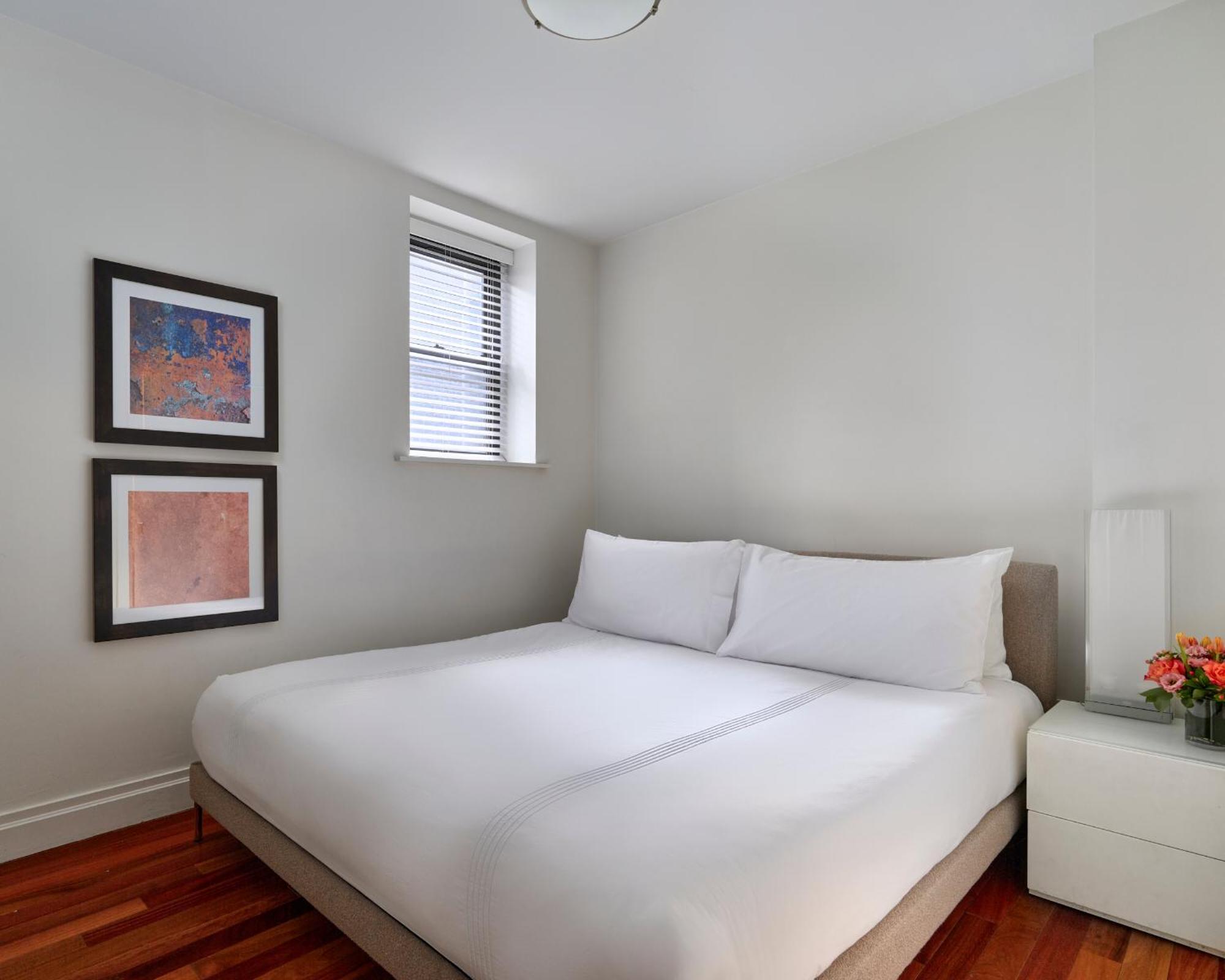 Apartahotel Aka Times Square 4*